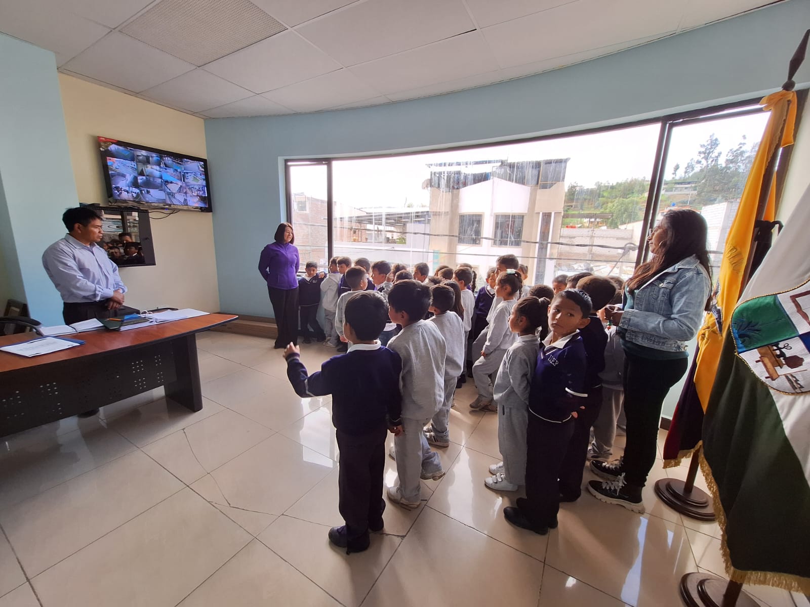 VISITA AL PRESIDENTE DEL GADP PICAIHUA